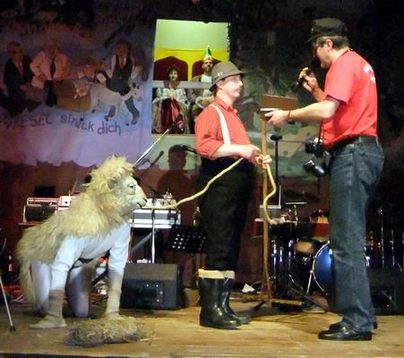 Reporter beim Bauern