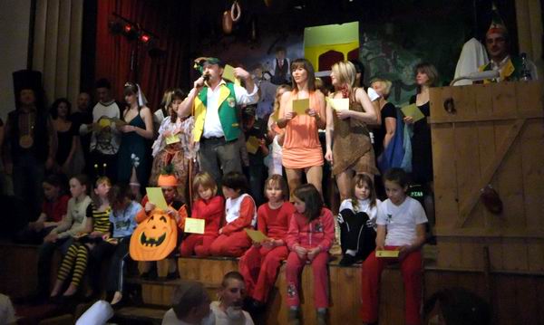 Abschlusslied auf der B�hne