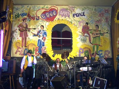 B�hnenbild 'Love and Peace'