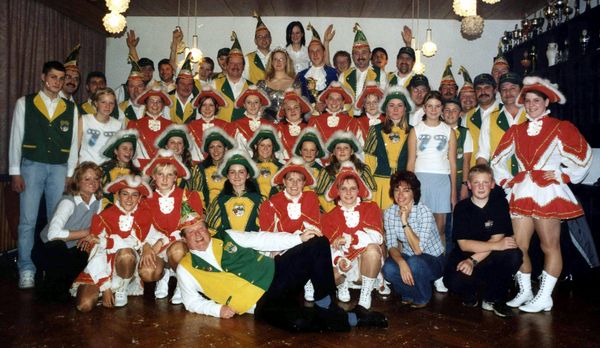 Vereinsfoto von 2002 im Gasthof B�rnichen